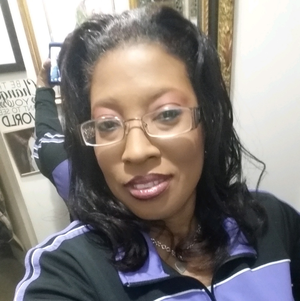 Meet your Posher, Cynthia